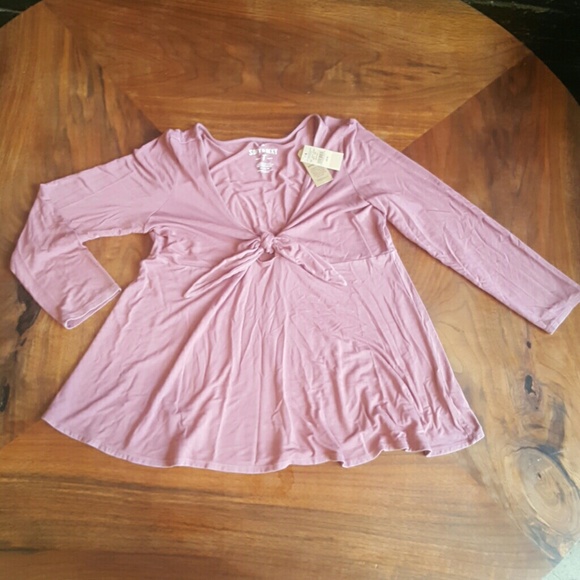 American Eagle Top - Picture 4 of 8